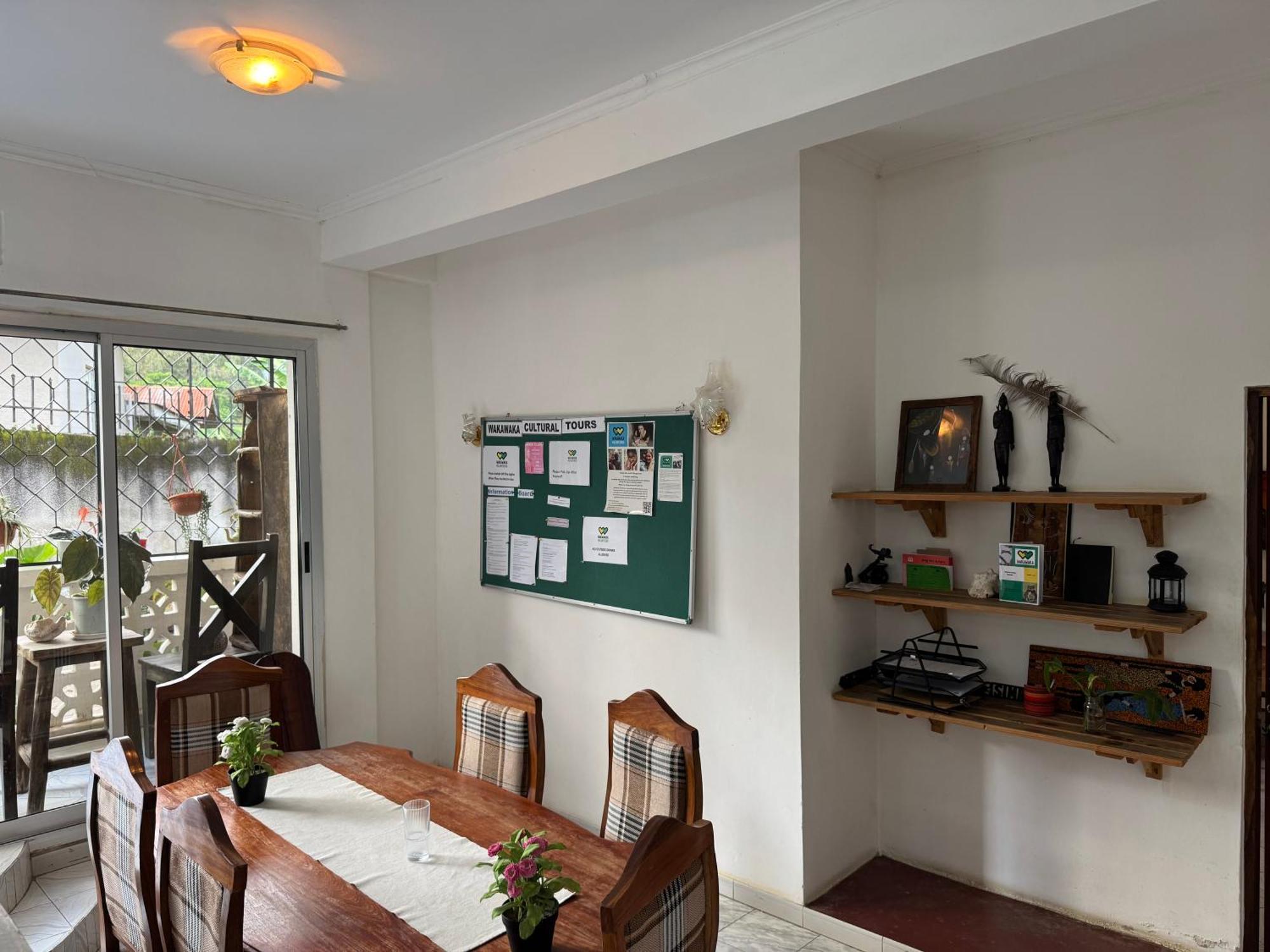 Wakawaka Hostel アルーシャ エクステリア 写真